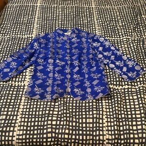 Suzhou Lingyun Garment Co. brilliant blue and silver button down top